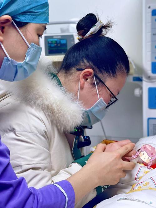 新澳门2025天天开好彩和台早产女婴术后瘫痪与早产儿手术后度过危险期