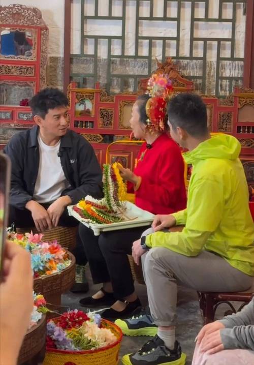 新2025澳门天天开好彩和吴奇隆戴婚戒录综艺与吴奇隆结婚戒指