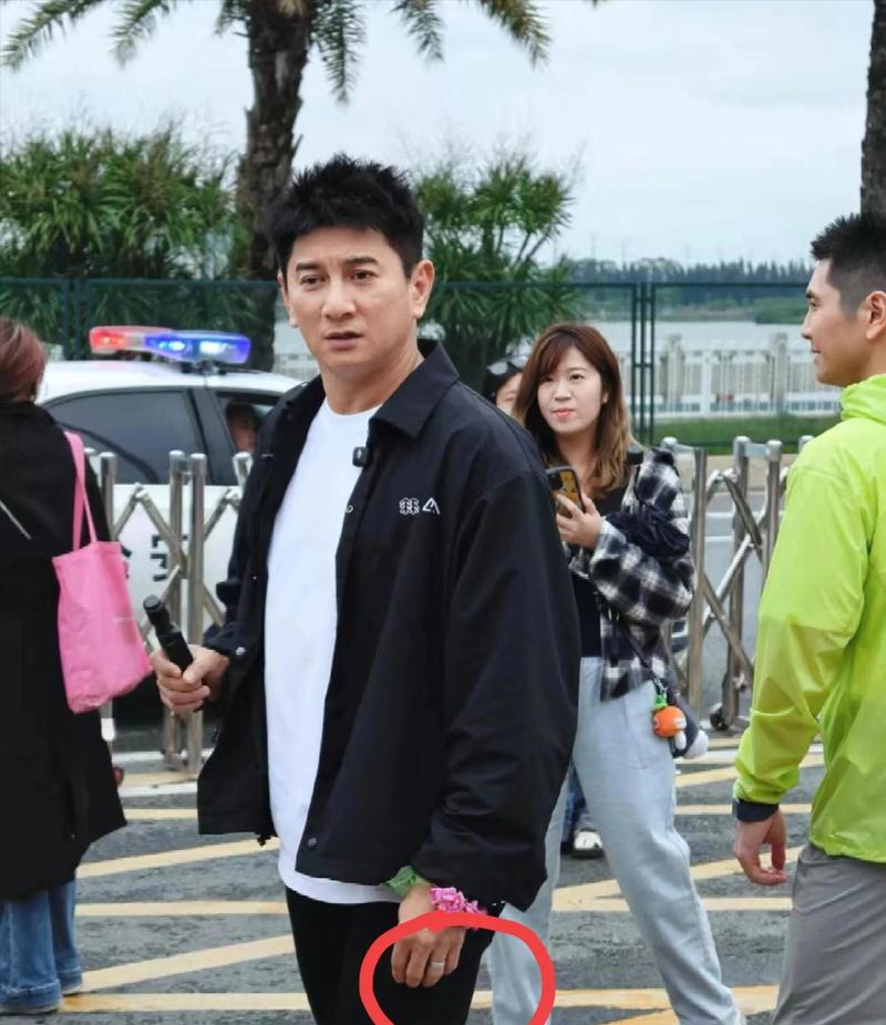 2025澳门全年資料免費大全和吴奇隆戴婚戒录综艺与吴奇隆戴婚戒录综艺 疑回应婚变传闻
