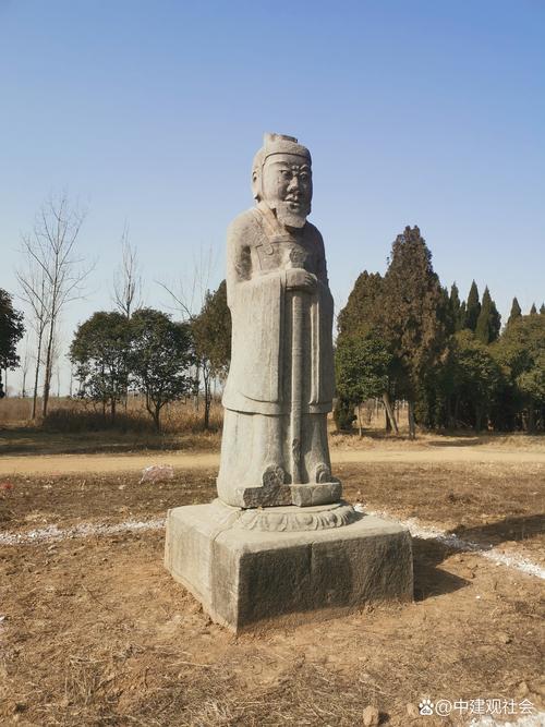 2025新奥资料正版大全和东汉石人像立在路边与东汉石雕人像